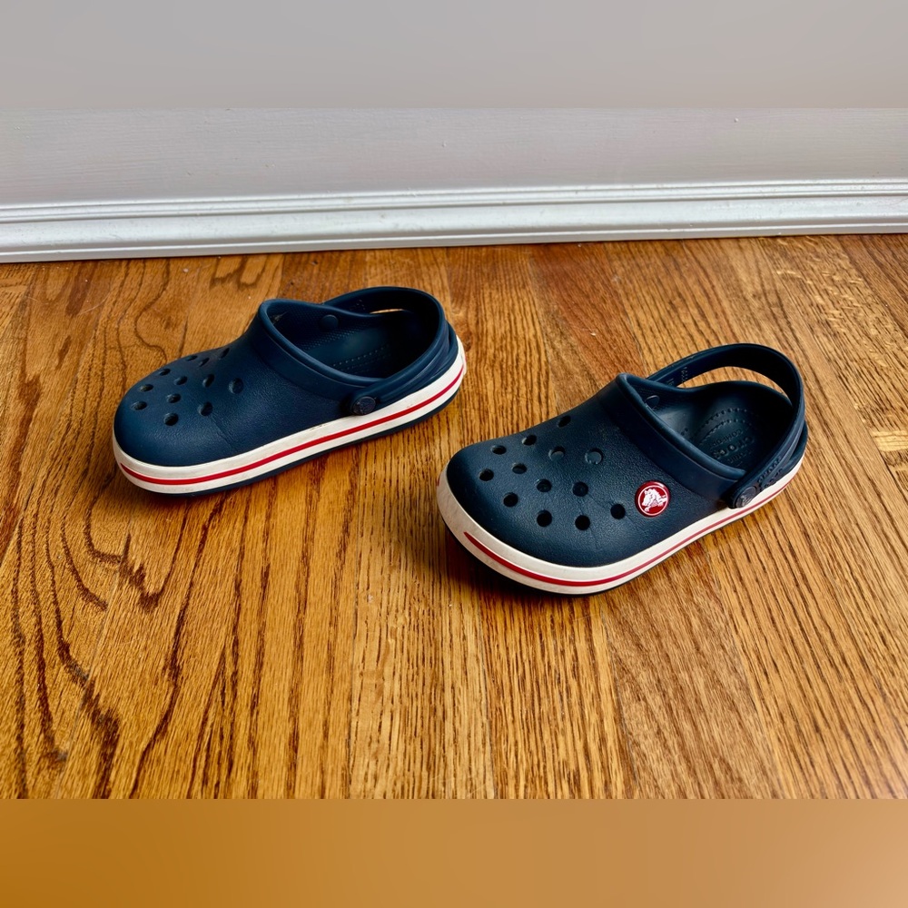 Little Kids CROCS - Great Used Condition - Picture 2 of 6